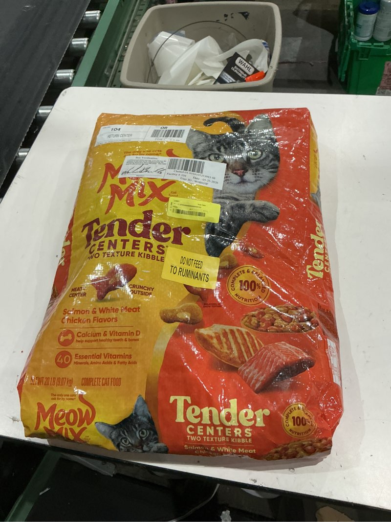Condition photo showing Good Condition for meow mix tender centers, salmon & white meat chicken flavors, dry cat food, 20 lb. bag