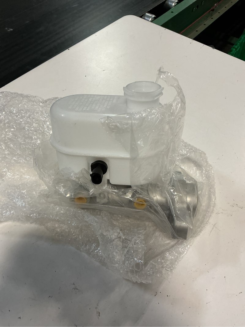 Condition photo showing As Is for newyall brake master cylinder with reservoir and sensor for escalade | for escalade esv/ext, avalanche/silverado 1500/suburban 1500/tahoe, sierra 1500/yukon/yukon xl 1500 silverado 1500 classic