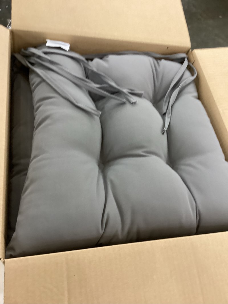 set pf two pillows 