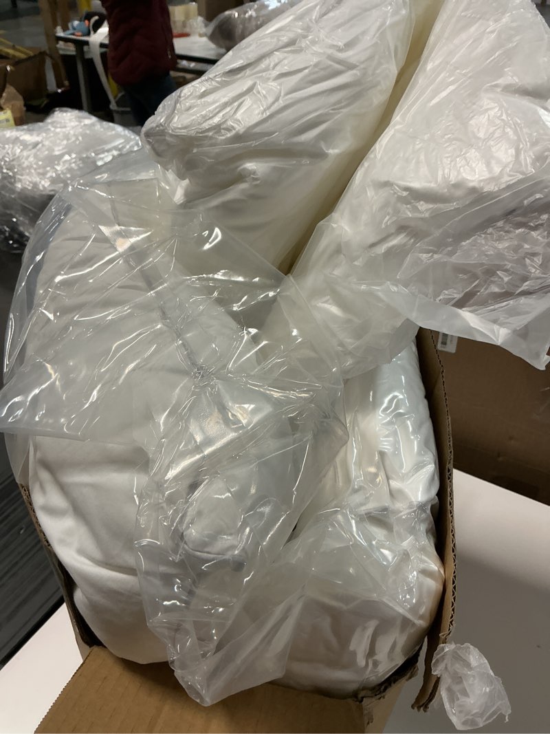 Condition photo showing Good Condition for Oubonun 22"x22" Pillow Inserts (Set of 4) - 100% Cotton Cover, Square Throw Pillow Inserts for Couch, Sofa, Bed - Decorative 22 Inch White Pillow Inserts 22x22 Inch (Pack of 4)