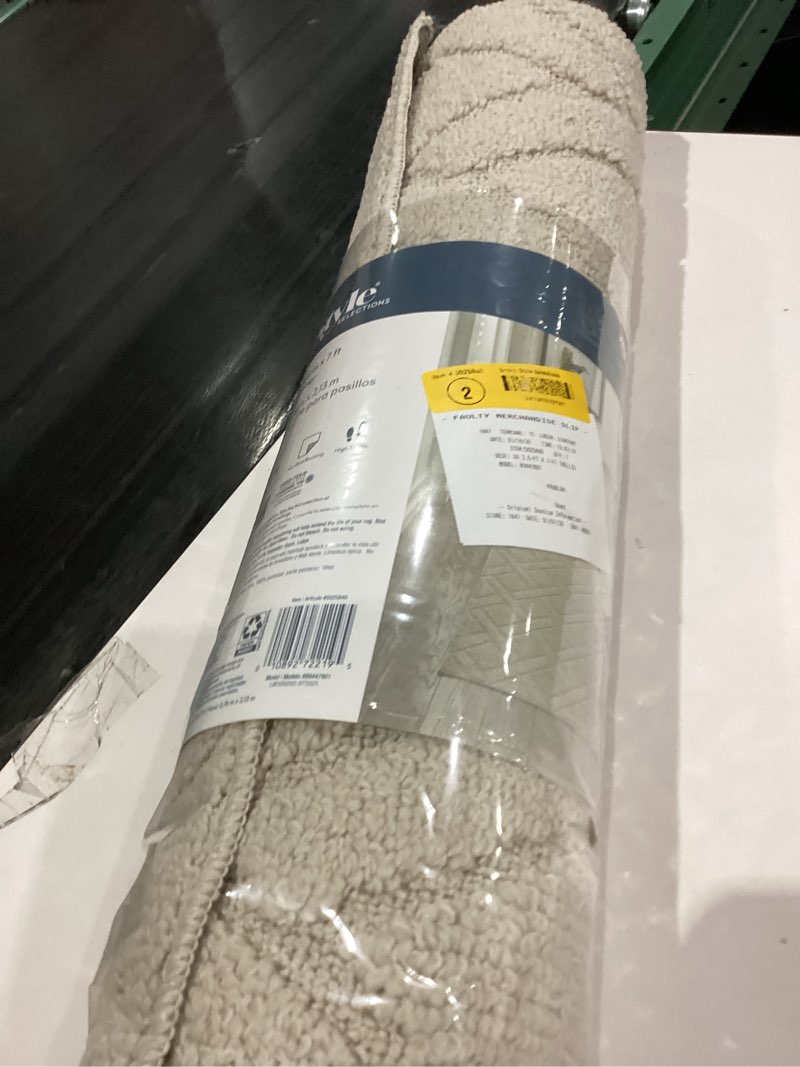 Condition photo showing As Is for Rnner