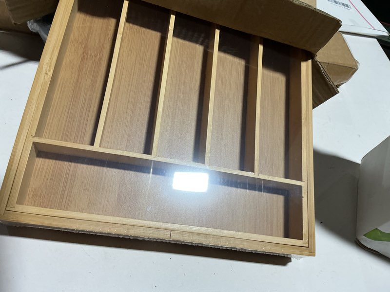 Condition photo showing Good Condition for kitsure large bamboo silverware organizer - expandable drawer organizer for utensil, cutlery and flatware, kitchen storage solution with 6 to 8 slots, natural, 19.4" × 13.1" × 1.8" extra large natural