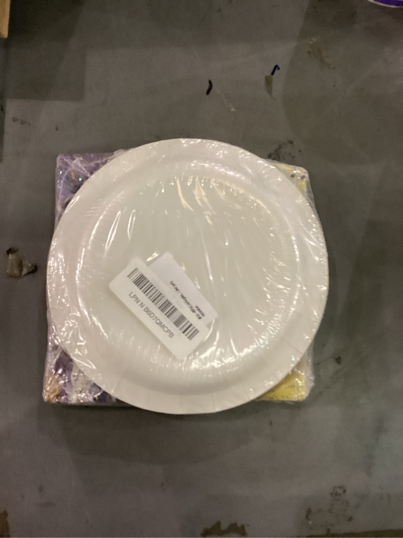 Condition photo showing Good Condition for Los angeles party plates and napkins