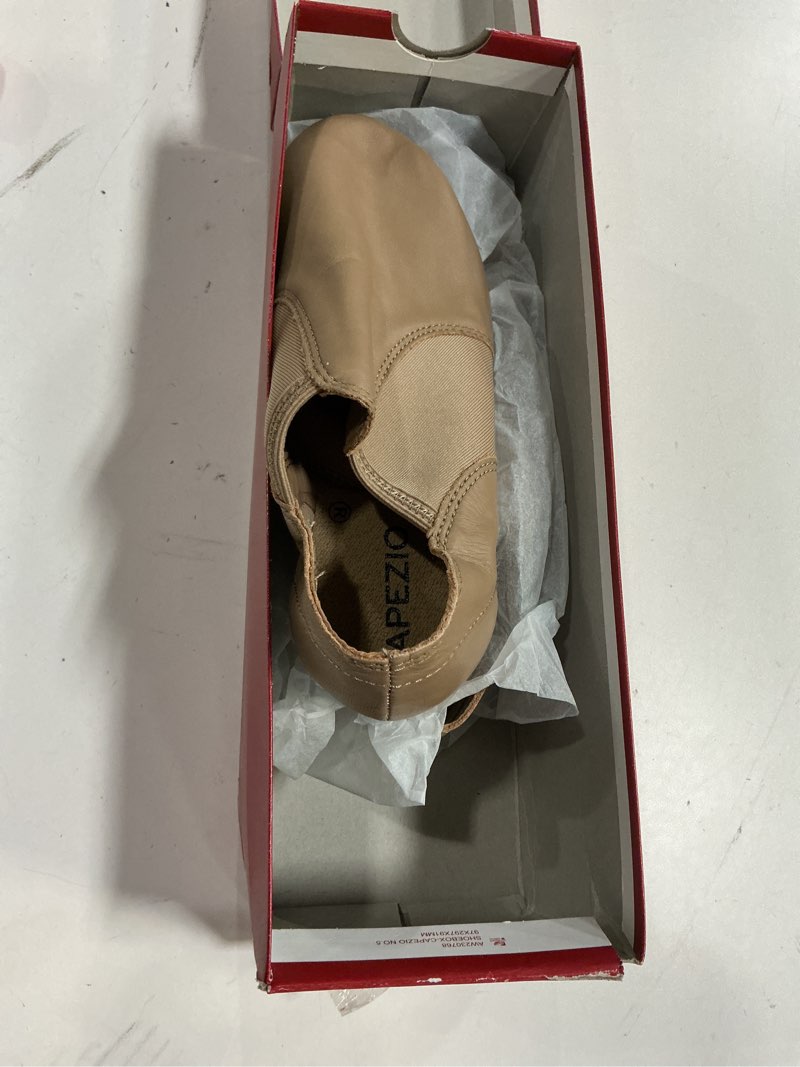 Condition photo showing Good Condition for Capezio E-Series Jazz Slip On, Caramel, 7 M