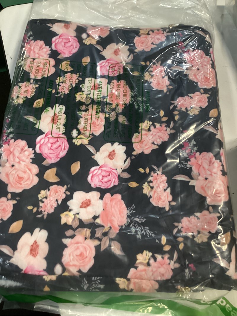 Condition photo showing Good Condition for petmolico cat carrier soft-sided pet bag for small medium cats puppies 16lbs - airline approved pet travel carrier 3 open doors (medium,pink peony) medium pink peony