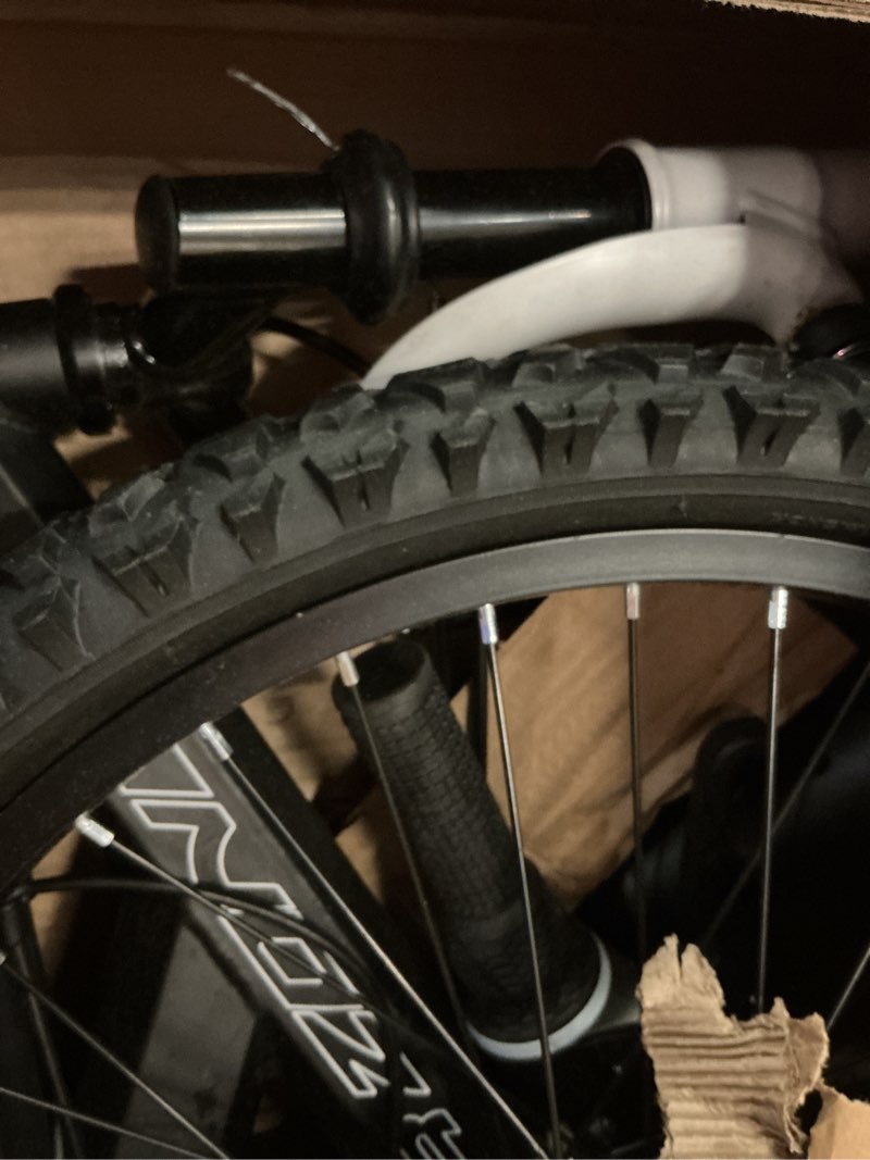 Condition photo showing New/Like New for air zone aftershock 20" bike