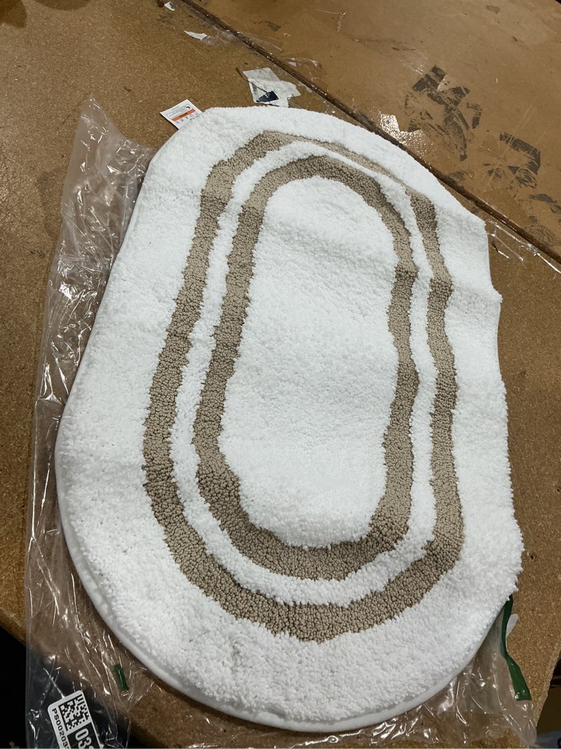 Condition photo showing Good Condition for dexi oval bath mats for bathroom, 24x36 absorbent bath mat, washable microfiber bathroom rug with non slip backing for shower floor, beige 2' x 3' (oval) beige