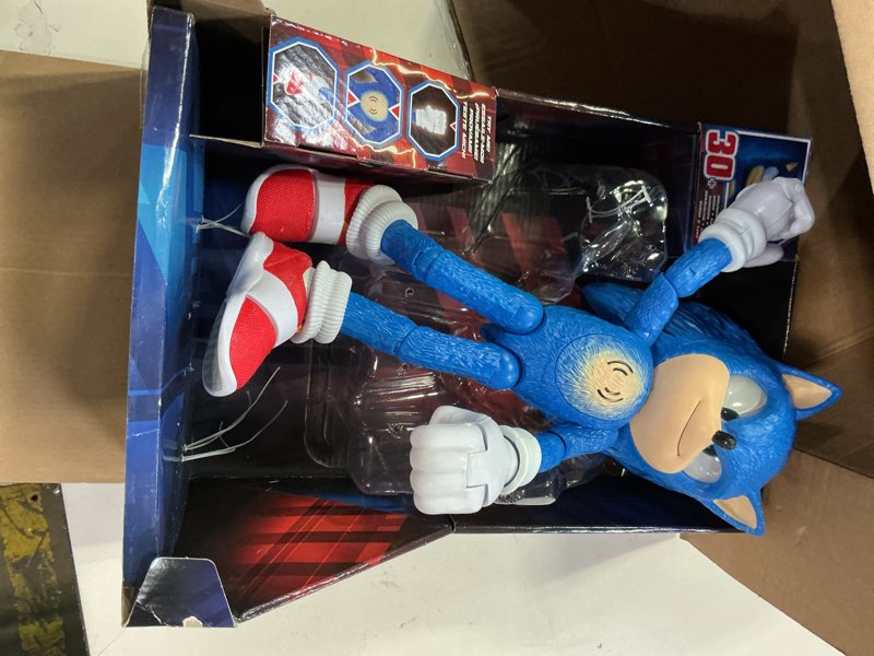 Condition photo showing Good Condition for Sonic The Hedgehog 3 Ultimate Talking Sonic 12-Inch Figure, Features 30+ Iconic and Humorous Phrases and Sounds from The Movies, Light-Up Eyes and Quills