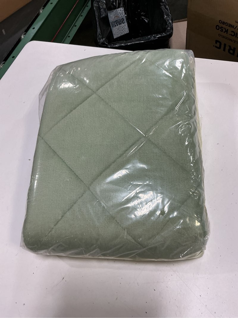 Condition photo showing New/Like New for olanly memory foam bath mat 70x24, ultra soft and absorbent bathroom rugs, machine washable, comfortable bath carpet for bathroom floor, tub and shower, sage green sage green geometric rectangular 70" x 24"
