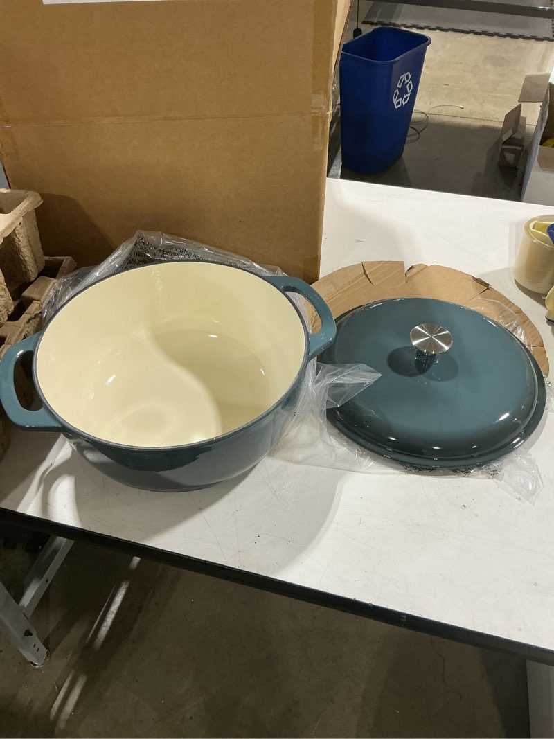 Condition photo showing Good Condition for amazon basics enameled cast iron dutch oven pot with lid, round, dual handles, heavy-duty, oven safe for stews, roasting, baking,6-quart, gray gray 6-quart