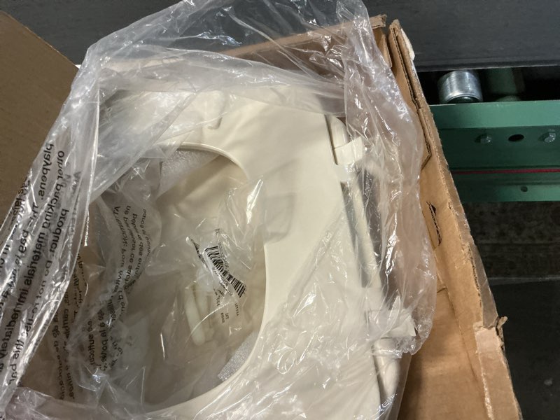 Condition photo showing Good Condition for Centoco Toilet Seat Round, Closed Front with Cover, Residential, Plastic, Made in the USA, 200-106, Bone Closed Front / Made in the USA Round Bone