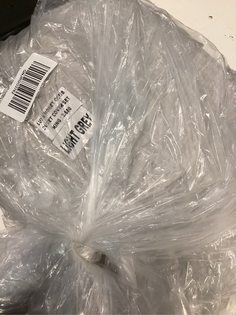 Condition photo showing Good Condition for organic luxe honeycomb duvet cover set light grey king