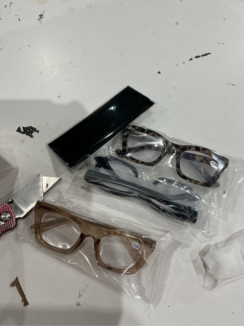 Condition photo showing Good Condition for stylish readers for women reading glasses with blue light blocking and spring hinge black/brown/white tortoiseshell 1.25 x 3