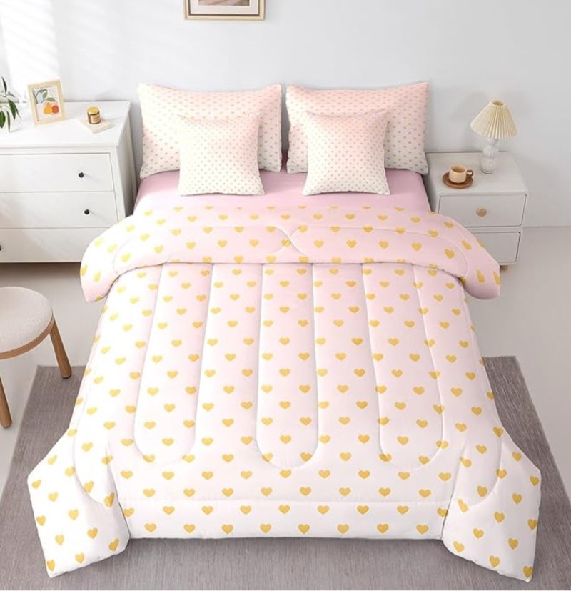 Suzhou 5 Pieces Reversible Printed Comforter 66 in x 86 in White/Pink (Similar to the stock photo)