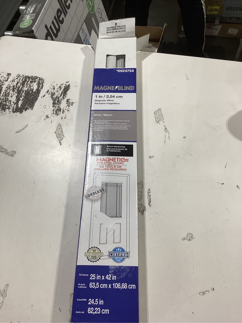 Condition photo showing Good Condition for Simliar  itemMagne Blind 1-in Slat Width 25-in x 42-in Cordless White Vinyl Room darkening Mini-blinds