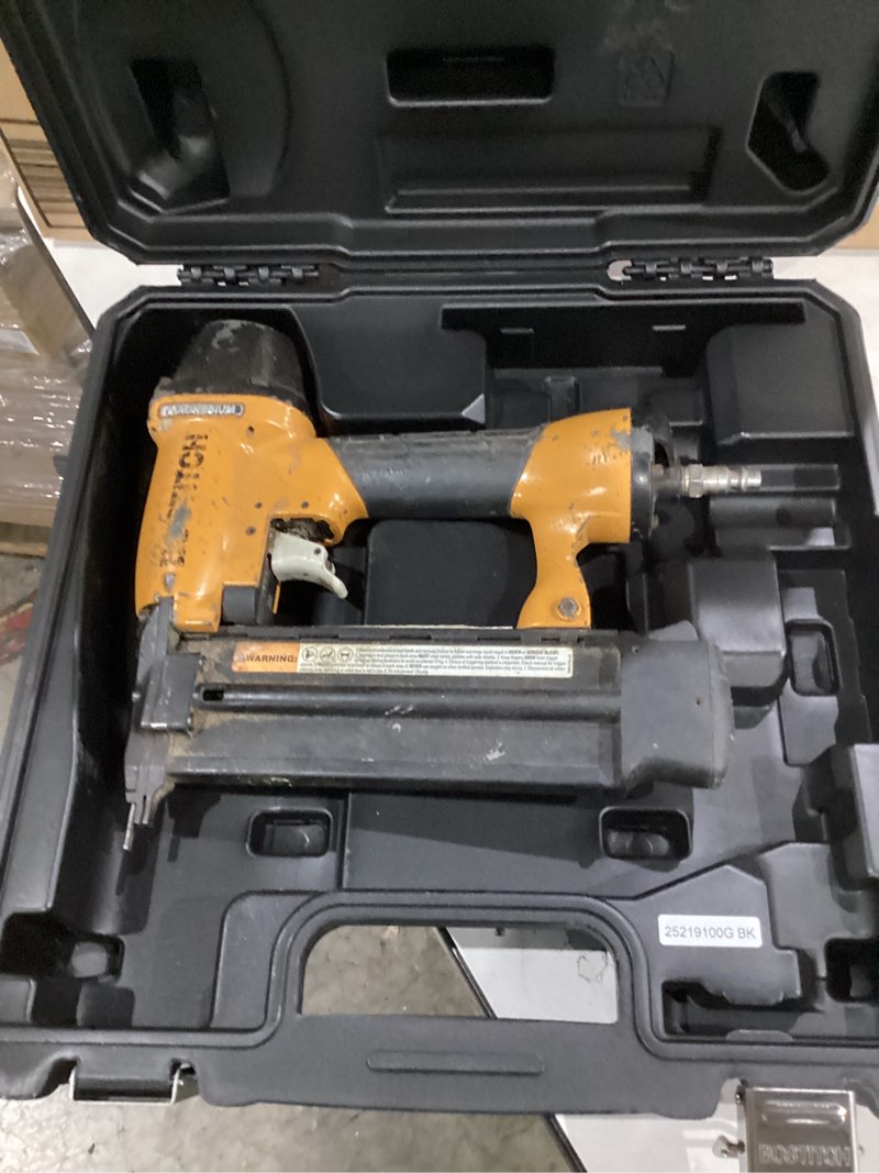 Condition photo showing As Is for Bostitch 2.5-in X 16-Gauge Clip Head Finishing Pneumatic Nail Gun Finish Nailer Kit