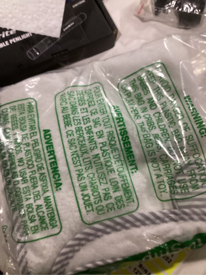 Condition photo showing New/Like New for HIPHOP PANDA Hooded Towel - Rayon Made from Bamboo, Bath Towel with Bear Ears for Newborn, Babie, Toddler, Infant - Absorbent Large Baby Towel - White, 30 x 30 Inch White 30x30 Inch (Pack of 1)