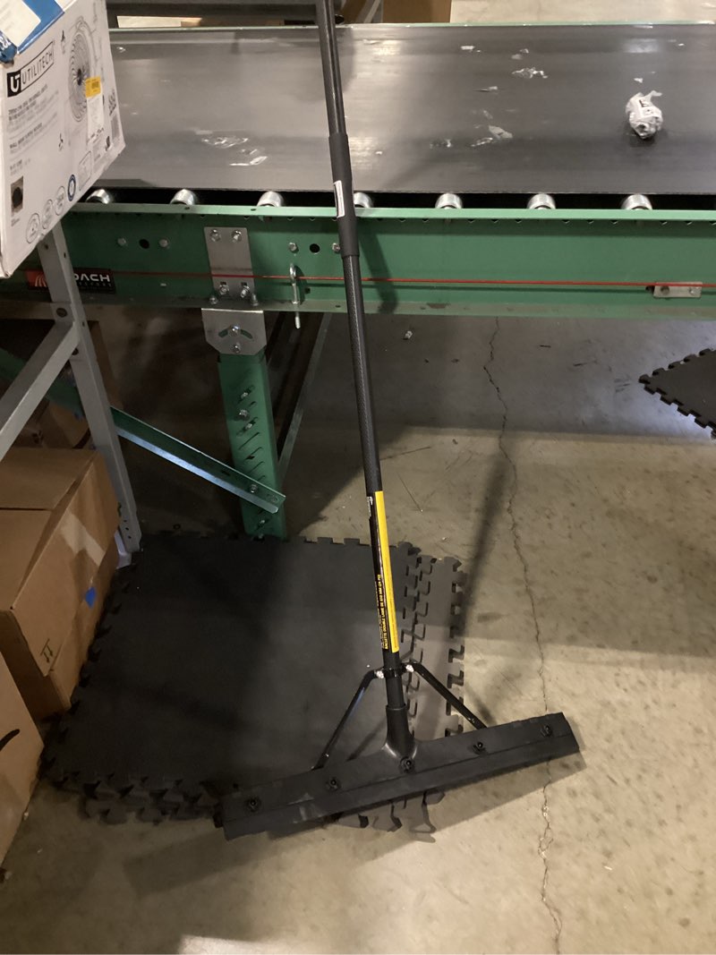 Condition photo showing Good Condition for rubbermaid commercial products rubber floor squeegee