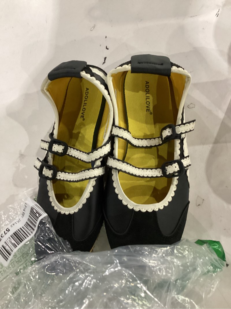 Condition photo showing Good Condition for onitsuka tiger mexico 66 tgrs mary jane ballet flats in black and cream