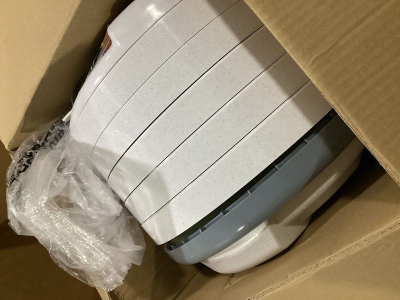 Condition photo showing Good Condition for nesco professional 600w 5-tray food dehydrator, fd-75pr