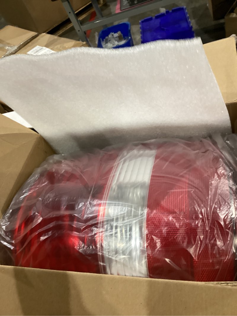 Condition photo showing As Is for VPIMOZO Tail Light Compatible With 2004 2005 2006 2007 2008 Ford F150 F-150 Driver and Passenger Side Rear Brake Light Housing Replacement FO2800182 FO2801182
