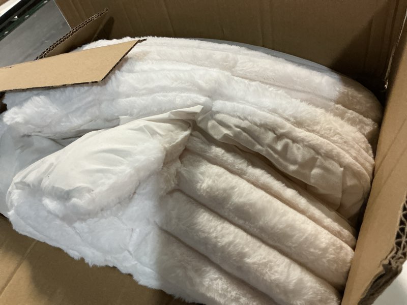 Condition photo showing Good Condition for madison park jasmine king comforter set, luxurious reversible faux fur plush ribbed velvet bedding, fuzzy thick warm winter comforter, super soft fluffy 3-piece set ivory