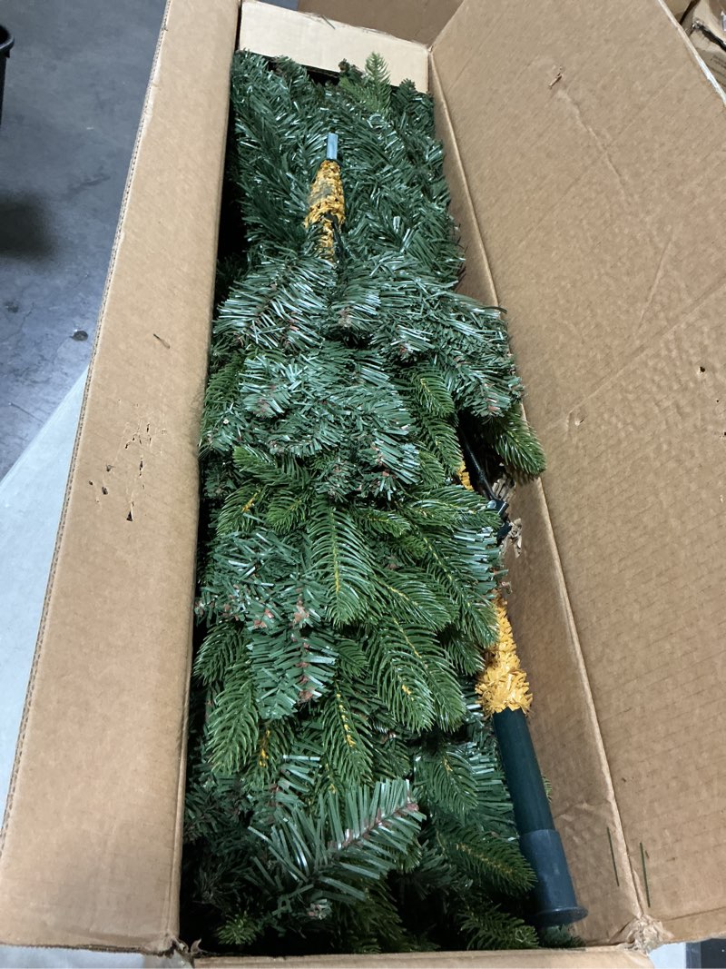 Condition photo showing Good Condition for 6ft Artificial Christmas Tree, 1152 Realistic Branch Tips, Easy Assembly Hinged Design, Includes Base
