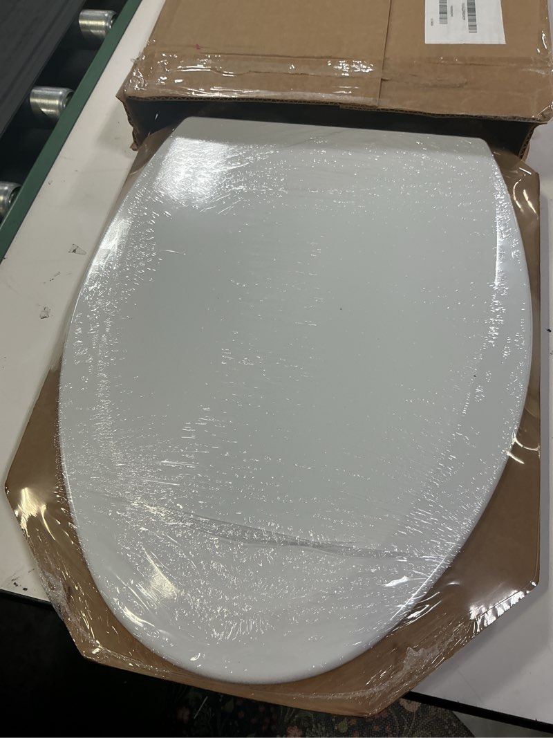 Condition photo showing New/Like New for bemis 1500ec 390 lift-off wood elongated toilet seat, cotton white (pack of 1)
