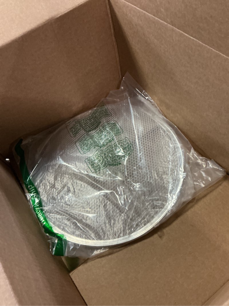 Condition photo showing Good Condition for winco 14" aluminum pizza screen