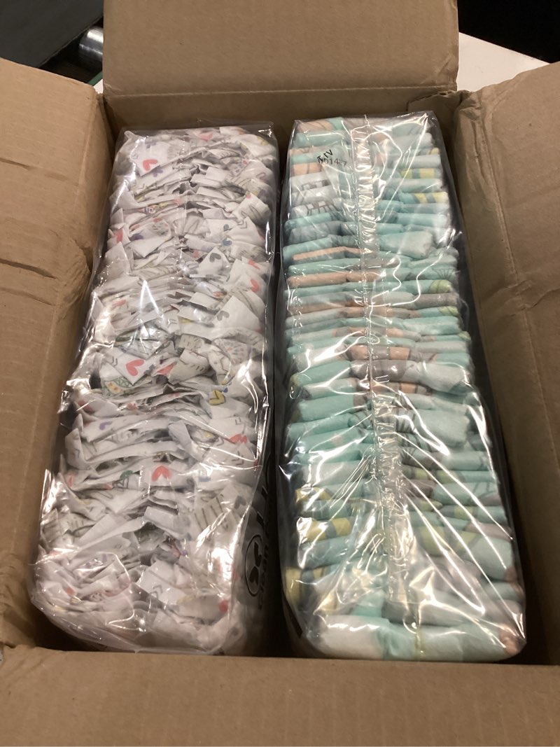 Condition photo showing New/Like New for the honest company comfort dry disposable daytime diapers for sensitive skin, hypoallergenic, above it all + all the alpacas, club box size newborn 72 count newborn (72 count) above it all + all the alpacas