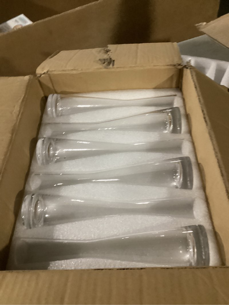 Condition photo showing Good Condition for Hewory Glass Bud Vases for Centerpieces Set of 18, Handmade Modern Clear Small Skinny Decorative Single Flower Vase, Minimalist Slim Floral Vase for Home Wedding Party Events Table Decor, 9.64" 18 9.64in