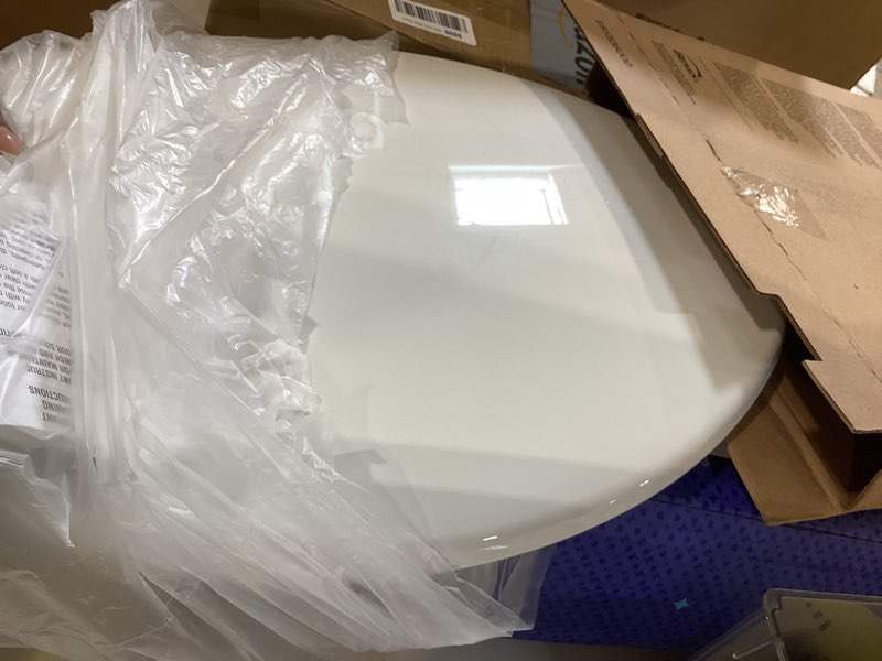 Condition photo showing Good Condition for bemis 7300slec slow close toilet seat, easy clean hinges and durable plastic seat, made in usa, elongated, white