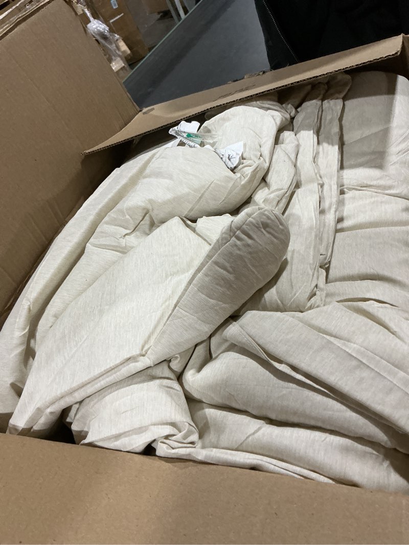 Condition photo showing Good Condition for Bedsure King Size Comforter Set - Beige King Comforter Set, Soft Bedding for All Seasons, Cationic Dyed Bedding Set, 3 Pieces, 1 Comforter (104"x90") and 2 Pillow Shams (20"x36"+2") King 05 - Beige