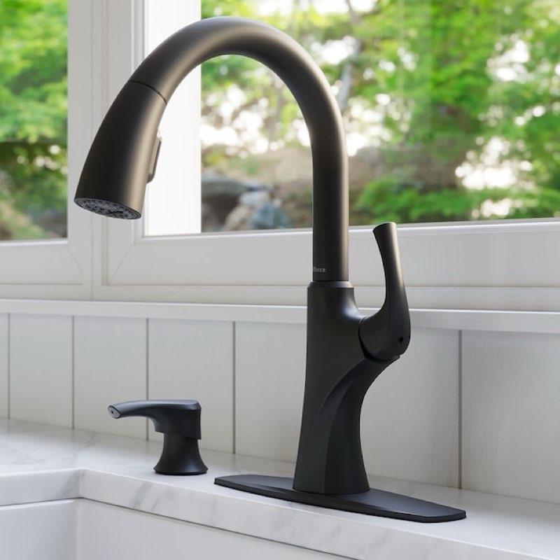 Pfister Rancho Matte Black Single Handle Pull-Down Kitchen Faucet 
