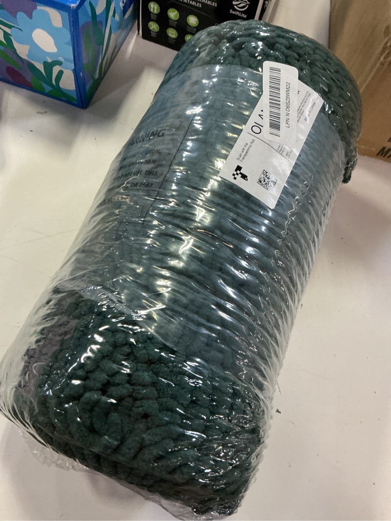 Condition photo showing New/Like New for olanly dog door mat for muddy paws 48x30, absorbs moisture and dirt, absorbent non-slip washable doormat, quick dry chenille mud mat, entry indoor entryway carpet for inside floor, blackish green blackish green solid 48" x 30"