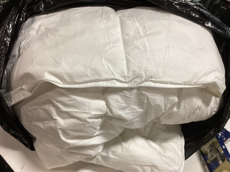 Condition photo showing As Is for rwlvpe hungarian white goose down comforter king size, 850 fill power all season duvet insert 75% goose down 25% goose feather, 600tc ultra-soft 100% cotton shell comfortable (106"x90", white) white king (106x90 in)