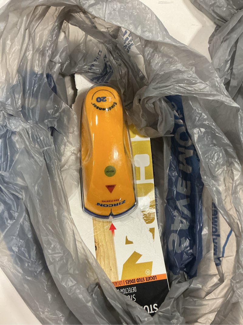 Condition photo showing Good Condition for Zircon StudSensor L20 Stud Finder 0.75-in Scan Depth Wood Stud