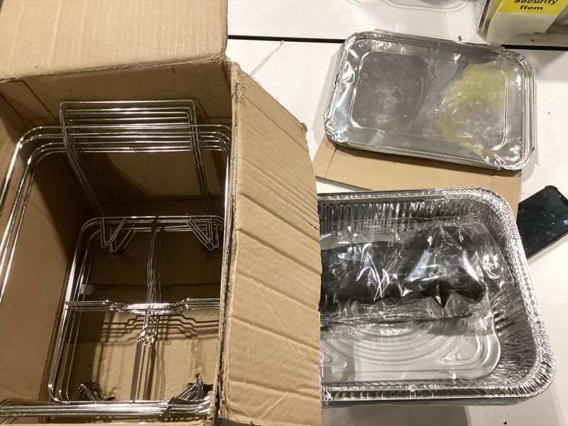 Condition photo showing Good Condition for alpha living 6 pack - disposable chafing dish buffet set, half size pans, welded body food warmers for parties, fuel cans complete set, warming trays complete kit (with racks)