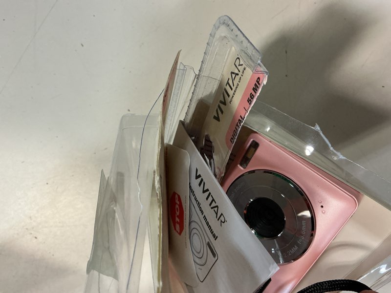 Condition photo showing As Is for vivitar snapshot duo digital camera - petal pink