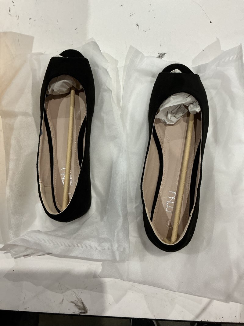 Condition photo showing Good Condition for musshoe peep toe sandals for women flats shoes slip on shoes women,black suede 11