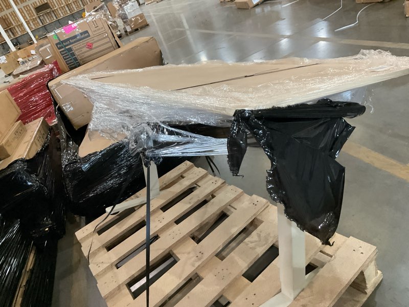 Condition photo showing Good Condition for standing desk
