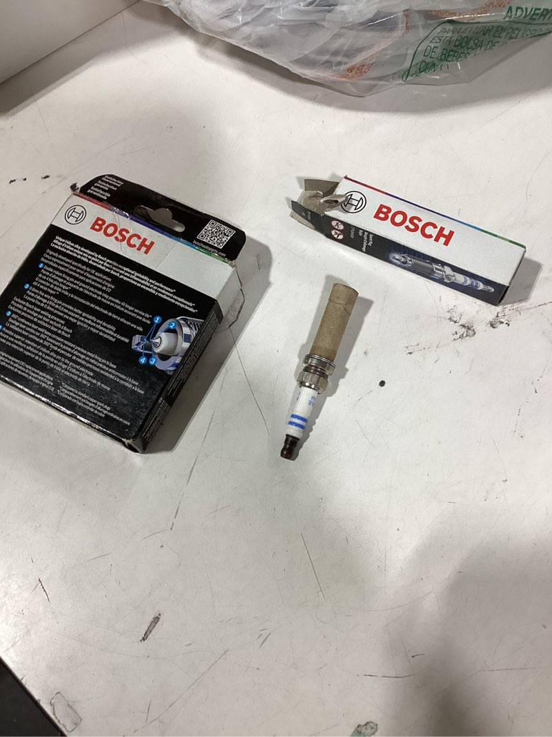 Condition photo showing Good Condition for BOSCH 9621 OE Fine Wire Double Iridium Spark Plug - Pack of 4
