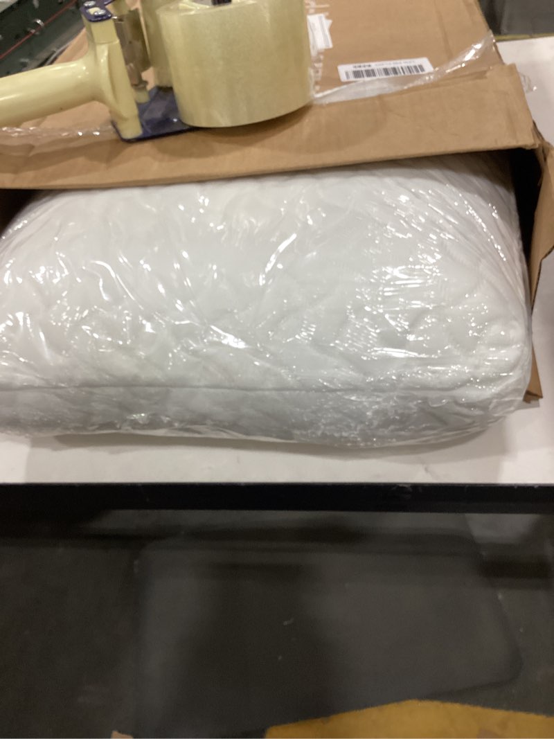 Condition photo showing Good Condition for tempur-pedic tempur-cloud pillow for sleeping, standard, white