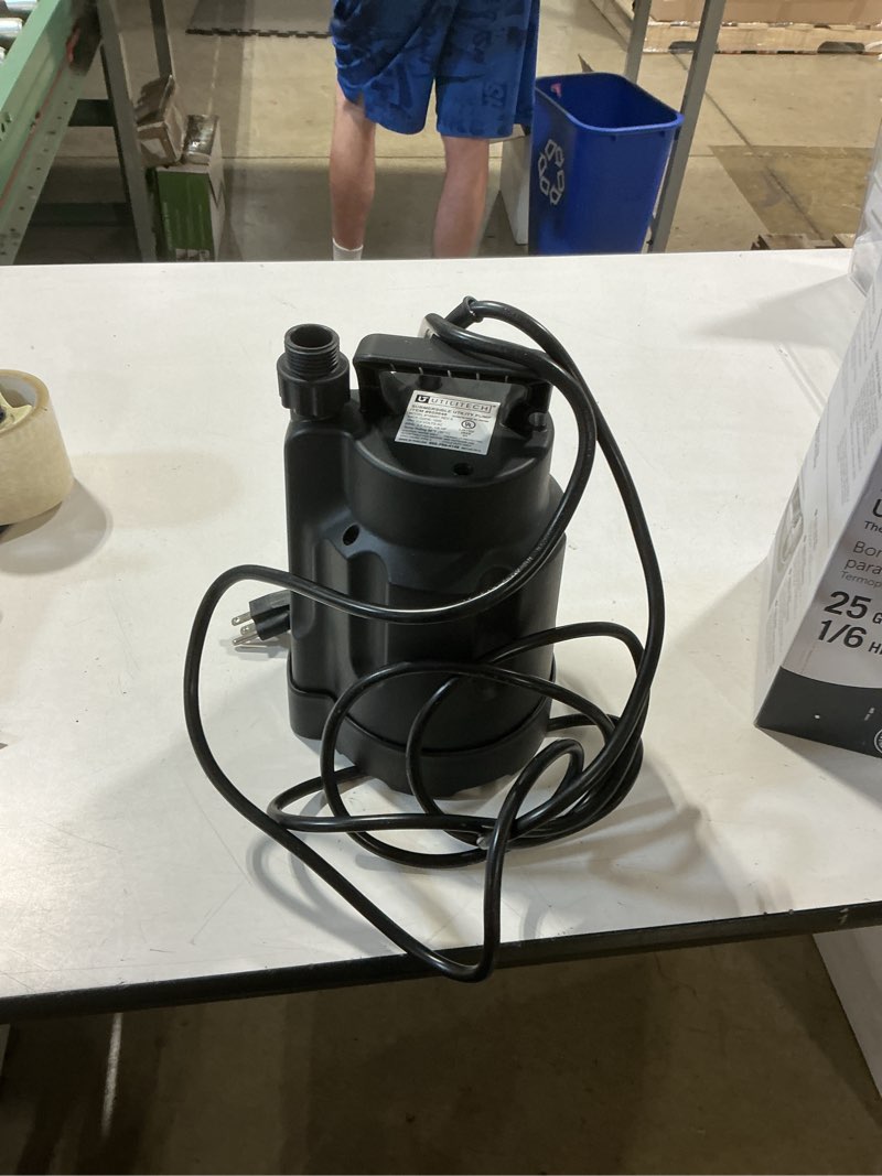 Condition photo showing Good Condition for utilitech 1/6-hp 115-volt 25-gpm thermoplastic submersible utility pump