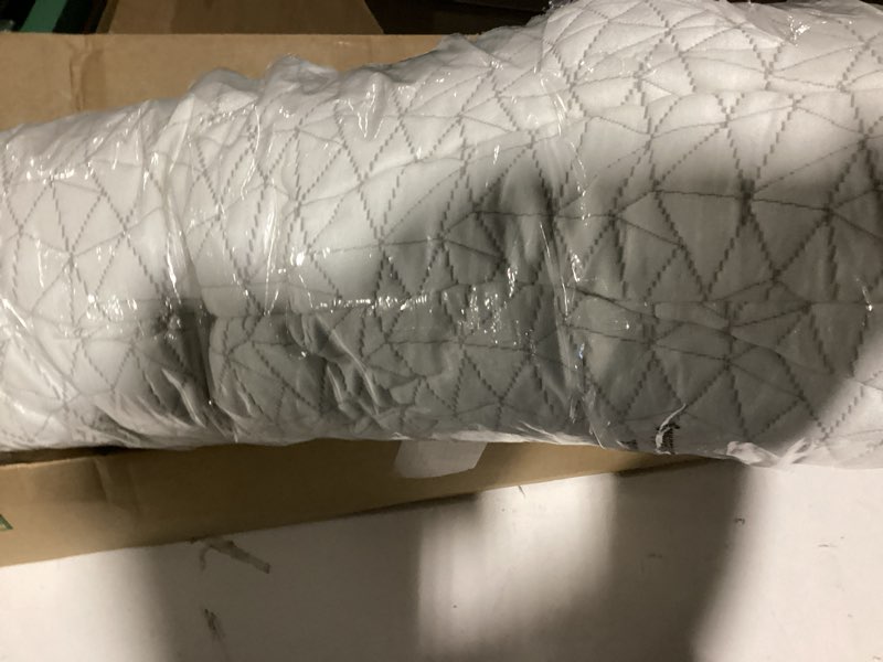 Condition photo showing Good Condition for (similar to) tempur-pedic tempur-cloud pillow standard.