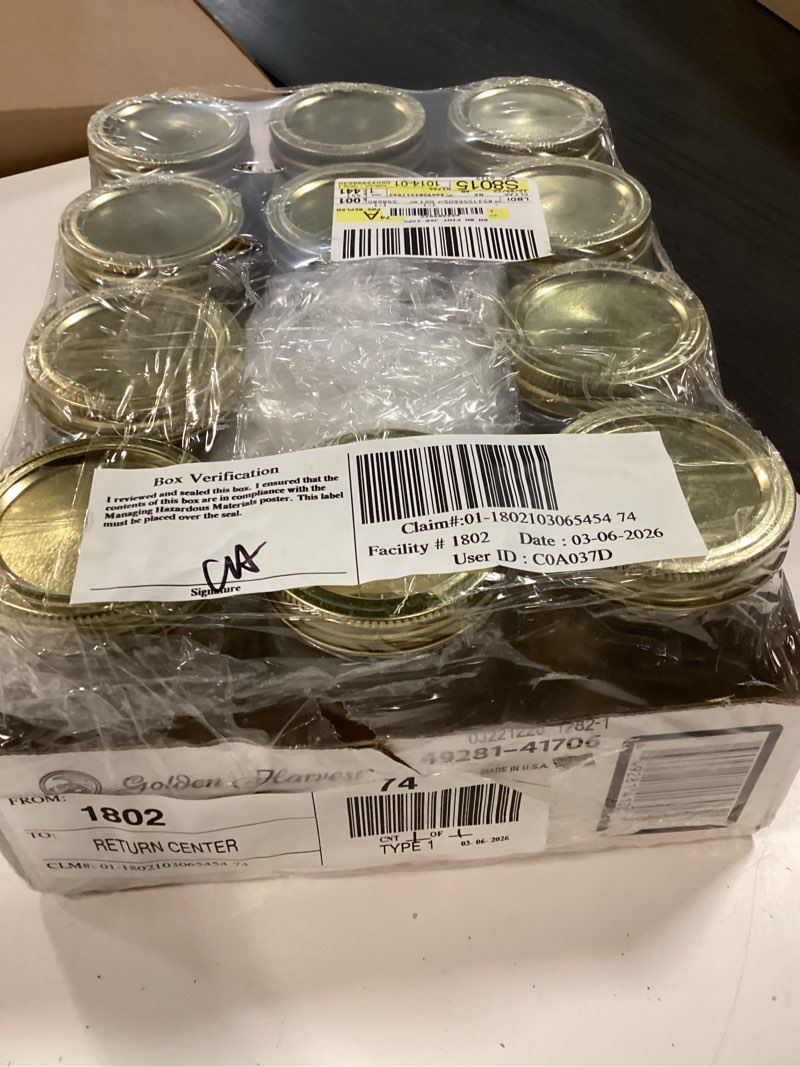 Condition photo showing New/Like New for golden harvest regular mouth pint jar with lids & bands  12 count