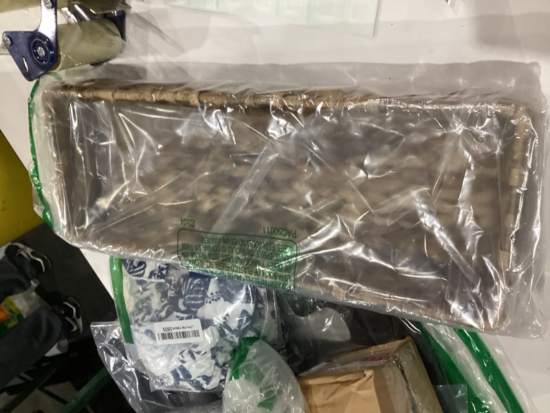 Condition photo showing Good Condition for Handmade Water Hyacinth Wicker Storage Basket – Rectangle Organizer Bin for Shelves, Blanket, Bathroom, Closet, Toilet Tank – Decorative & Durable (1, 17.5"x6.7"x2.5") 17.5"x6.7"x2.5" 1