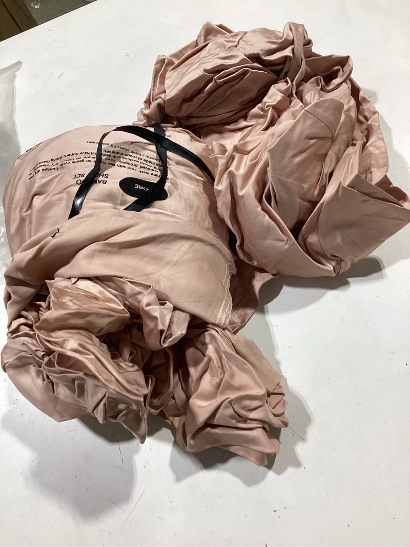 Condition photo showing Good Condition for doz sheet set, 100% viscose derived from bamboo, organically grown, buttery soft, cooling sheets, high gsm, deep pockets - 3 piece - 2 pillowcases 1 fitted sheet (blush, full) blush full - 3 piece no top sheet