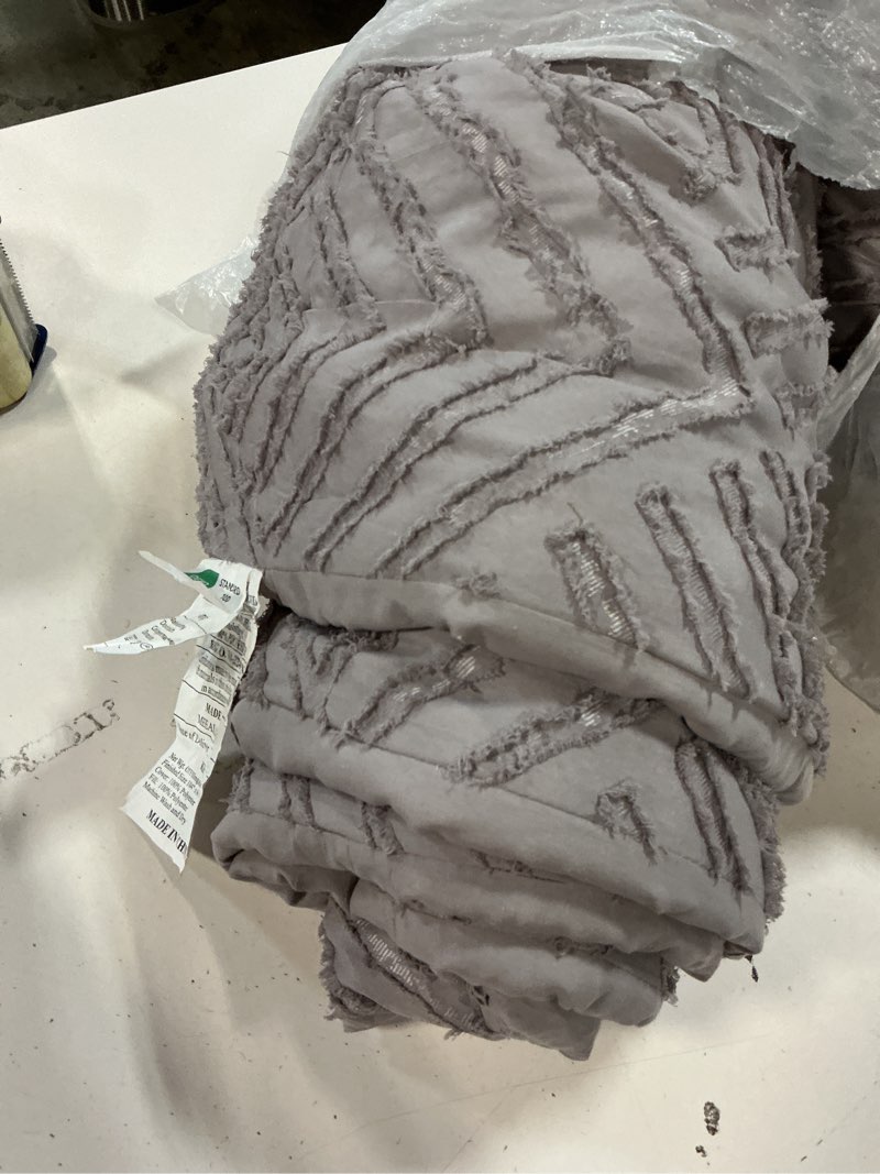 Condition photo showing As Is for Litanika King Size Comforter Set Milk Grey, 3 Pieces Cream Tufted Boho Farmhouse Bedding Comforter Sets, Lightweight Fluffy Comforter Bed Set for All Season (104x90In Comforter and 2 Pillowcases) Milk Grey King (104"x90")