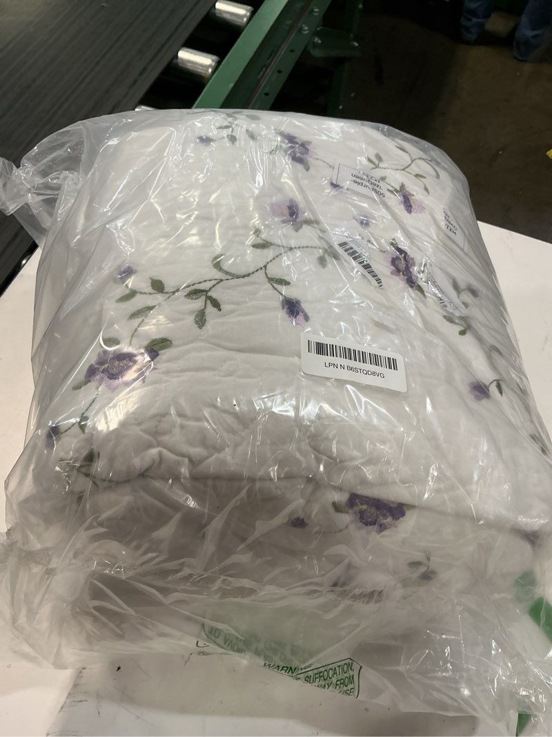 Condition photo showing Good Condition for vctops 3-piece elegant floral embroidered bedspread coverlet set oversize queen 100% cotton reversible patchwork 1 quilt and 2 pillow shams (purple,oversize queen) oversize queen purple